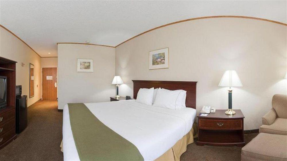 Comfort Inn & Suites Junction City - Near Fort Riley Exterior foto